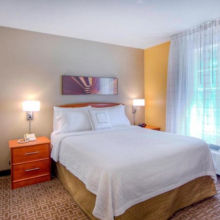 Towneplace Suites Raleigh Cary/Weston Parkway Eksteriør billede