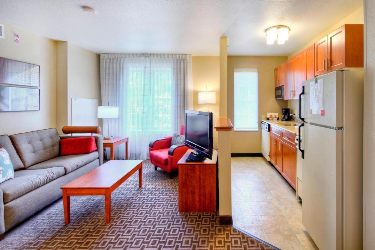 Towneplace Suites Raleigh Cary/Weston Parkway Eksteriør billede