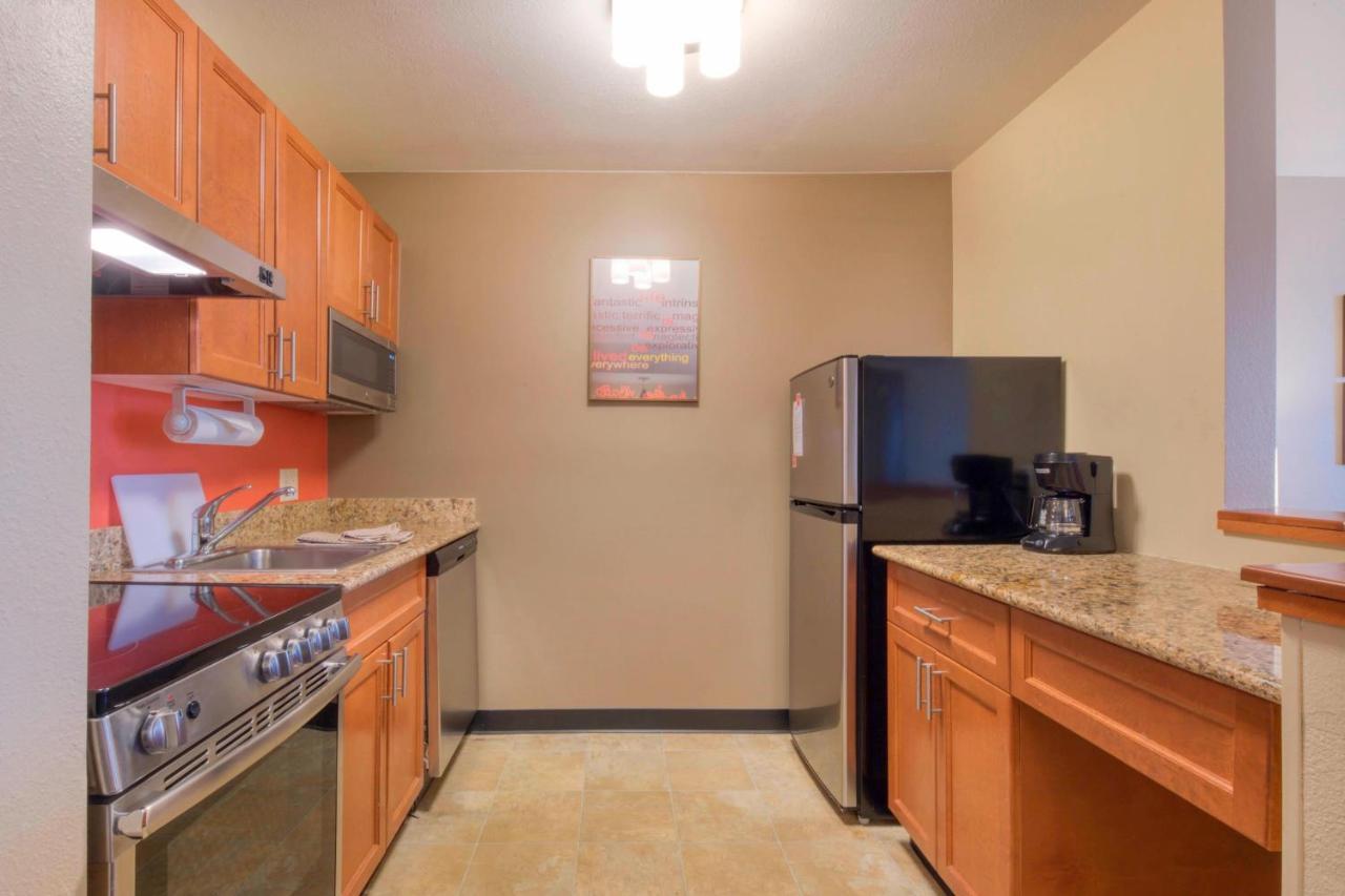 Towneplace Suites Raleigh Cary/Weston Parkway Eksteriør billede