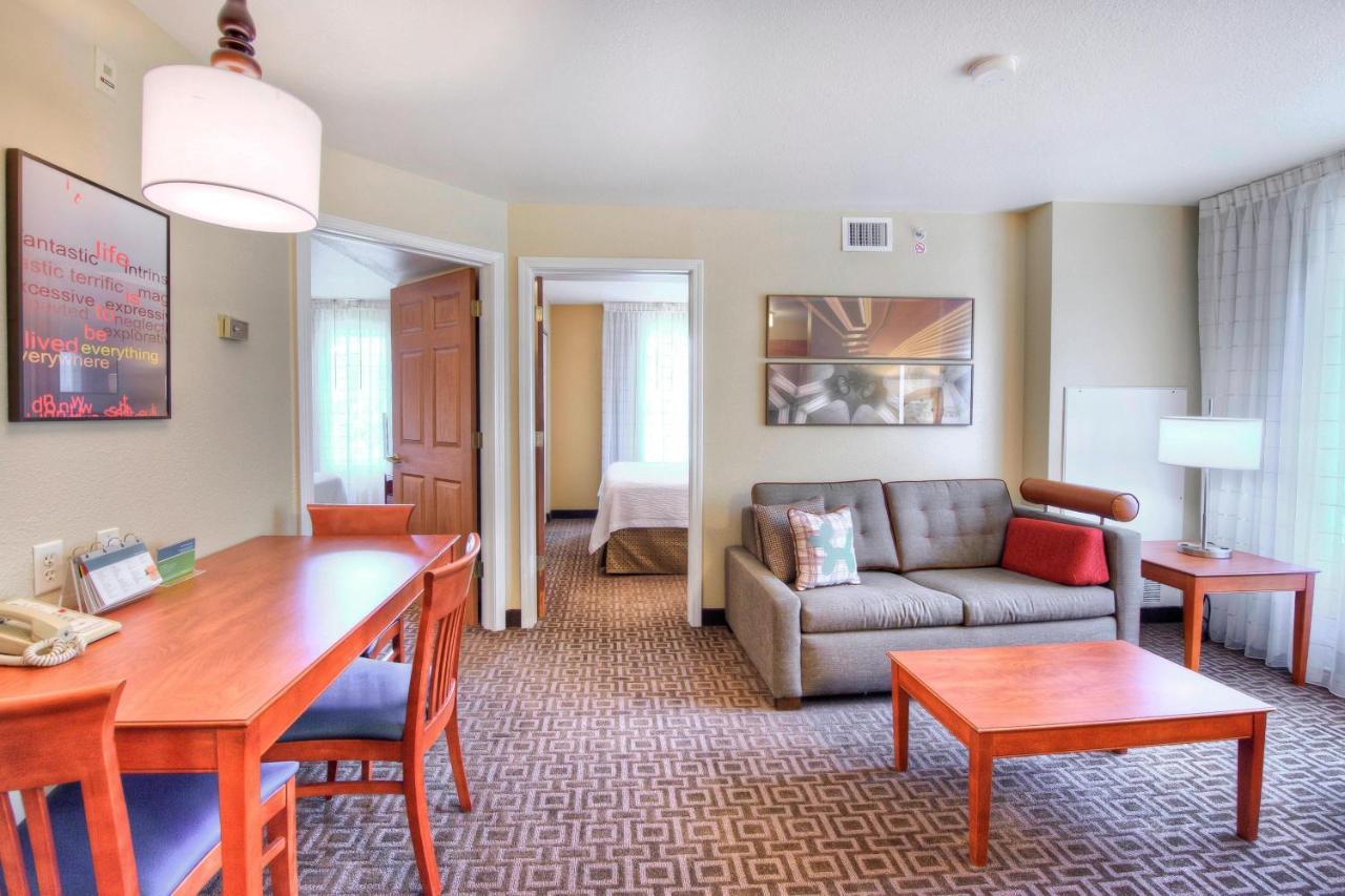 Towneplace Suites Raleigh Cary/Weston Parkway Eksteriør billede