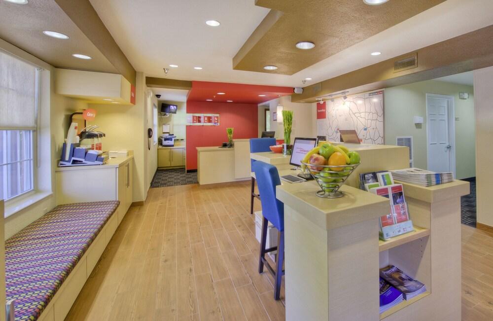 Towneplace Suites Raleigh Cary/Weston Parkway Eksteriør billede