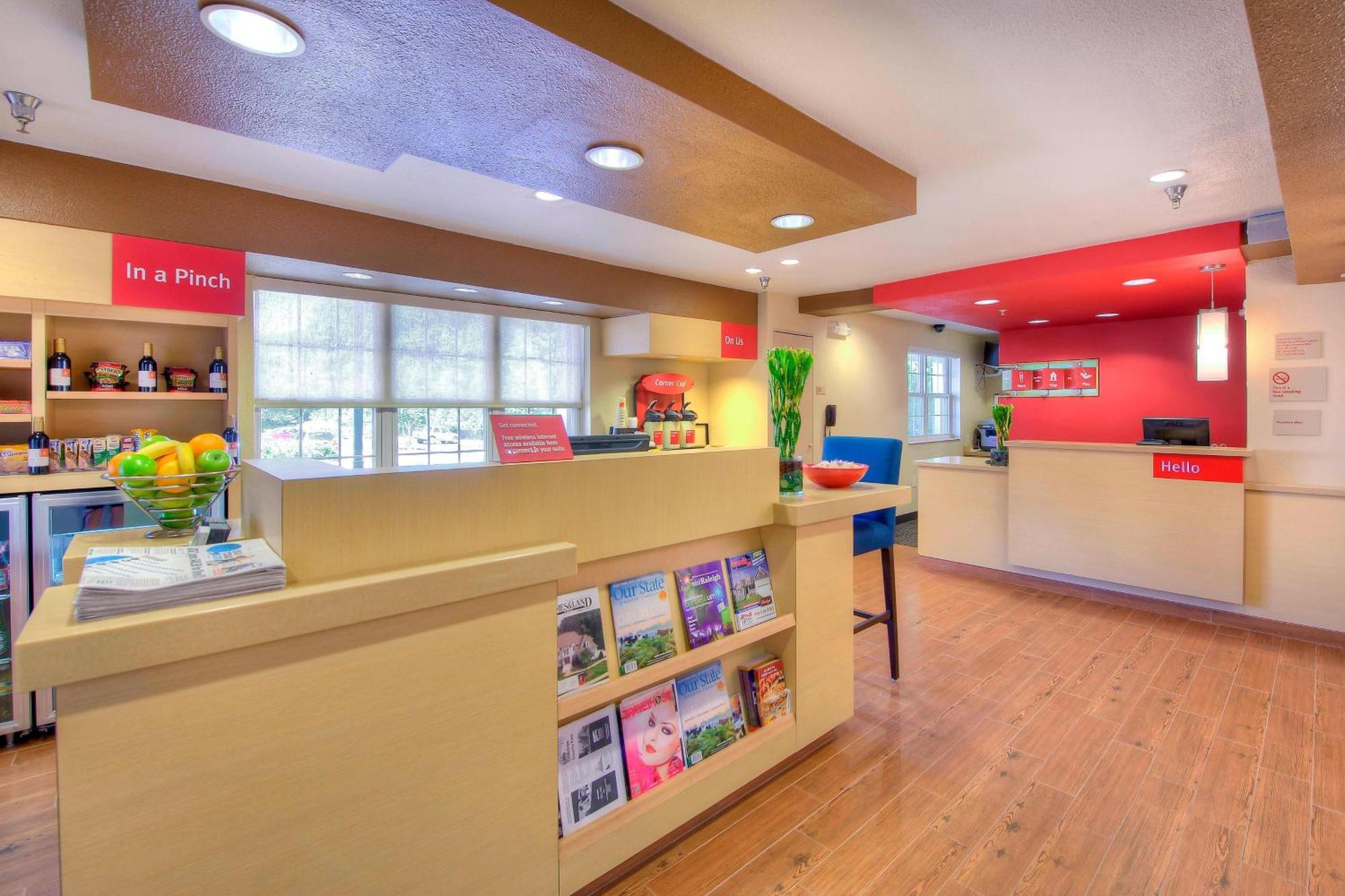 Towneplace Suites Raleigh Cary/Weston Parkway Eksteriør billede