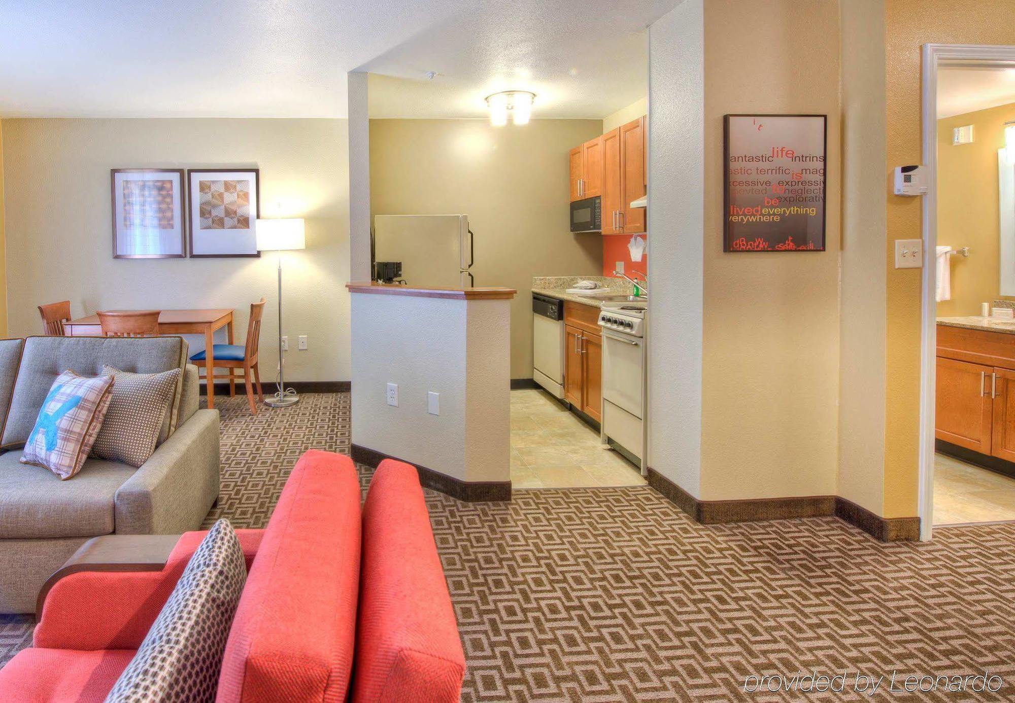 Towneplace Suites Raleigh Cary/Weston Parkway Eksteriør billede